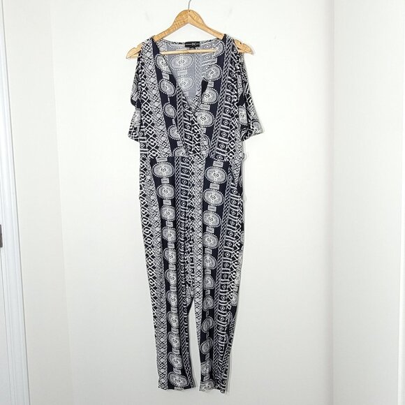 INC International Concepts | Short Sleeve Cold Shoulder Jumpsuit V-Neckline L - Picture 1 of 11